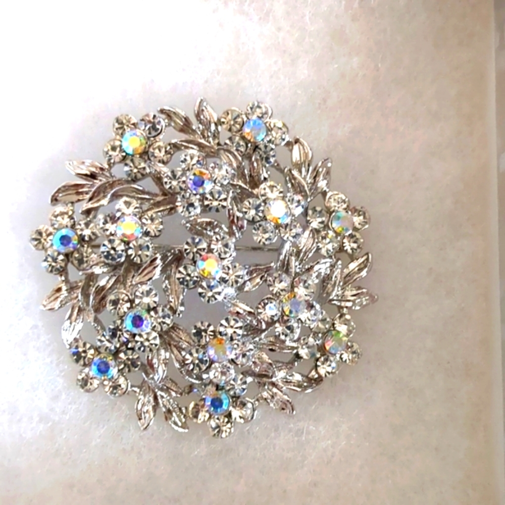 Vintage Rhinestone Leaf Design Brooch